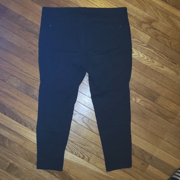 Celebrity Pink Women's plus size 22 Black skinny work career dress pants - Picture 3 of 3